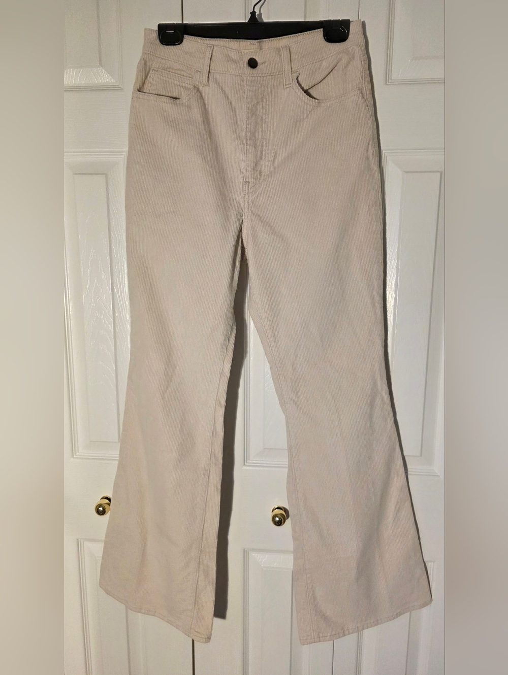 Levi's 70's high rise flare cord jeans in Sandshell 29W - Picture 2 of 15